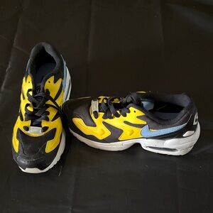 Nike Kids Black and Yellow Athletic Sneakers